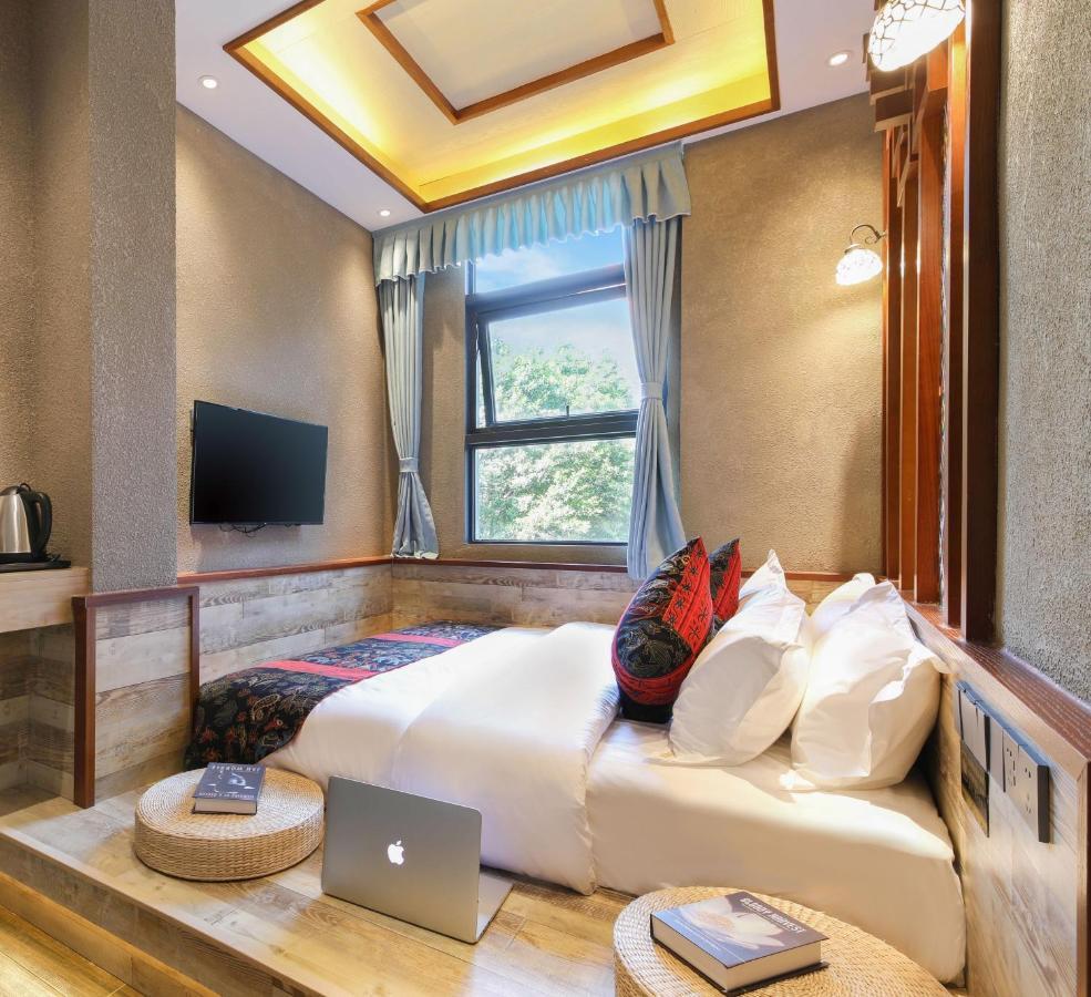 Zou Qu Ye Travel Hotel Chongqing Exterior foto